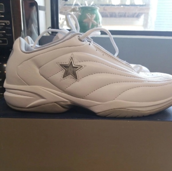 Mens Converse sz 11 Brand new! - Picture 1 of 5